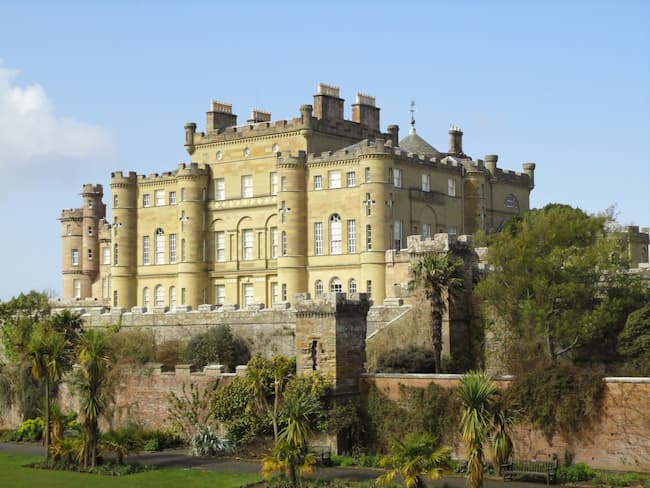 Culzean Castle. Attribution: https://commons.wikimedia.org/wiki/File:Culzean_Castle_house_and_gardens_01.JPG#/media/File:Culzean_Castle_house_and_gardens_01.JPG