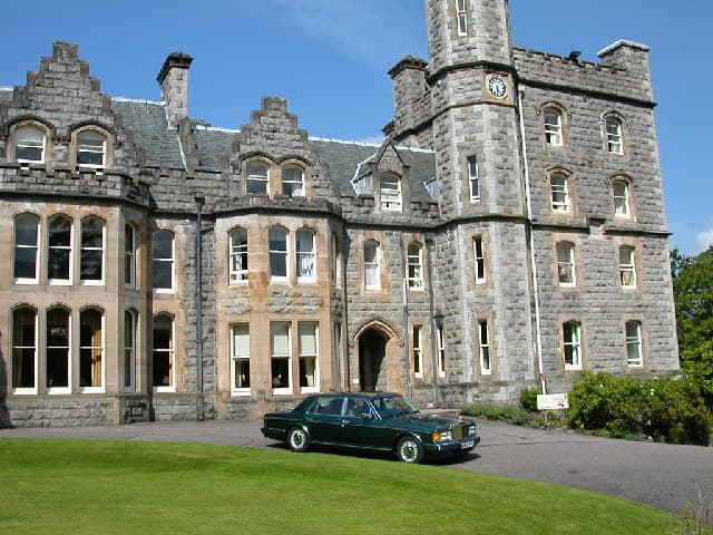 Front view of Inverlochy Castle Hotel. Attribution: By Johnny Durnan, CC BY-SA 2.0, https://commons.wikimedia.org/w/index.php?curid=9210359 Front view of Inverlochy Castle Hotel. Attribution: By Johnny Durnan, CC BY-SA 2.0, https://commons.wikimedia.org/w/index.php?curid=9210359
