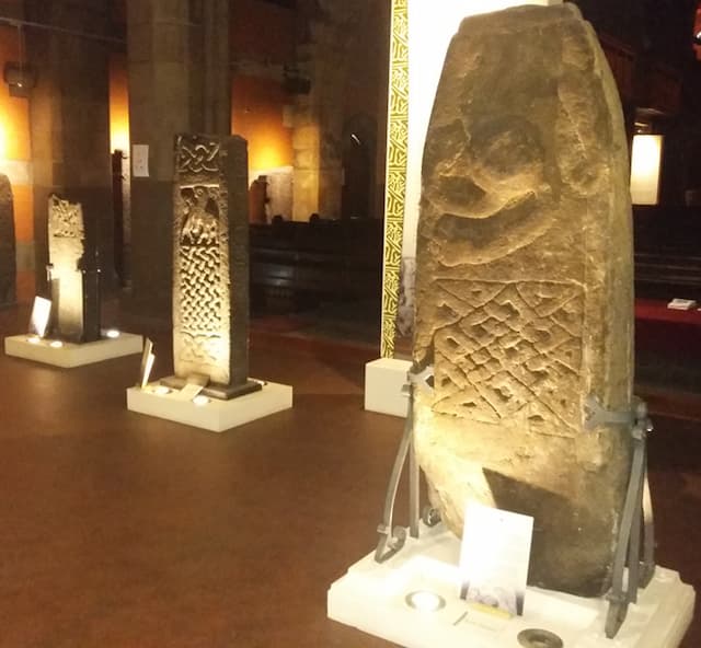 medieval_upright_crosses_govan_c