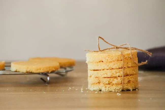 Shortbread rounds tied with twine Shortbread rounds tied with twine